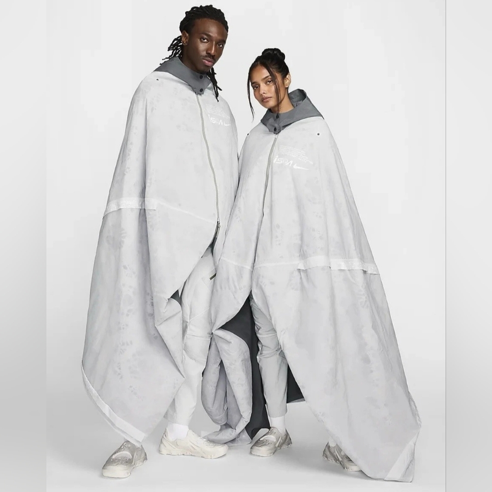 Nike ISPA Metamorph Poncho Coat Jacket Poncho Convertible Tent One Size